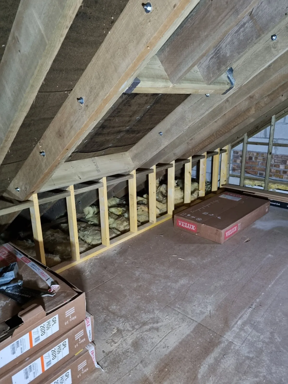 Low walls framed along the eaves